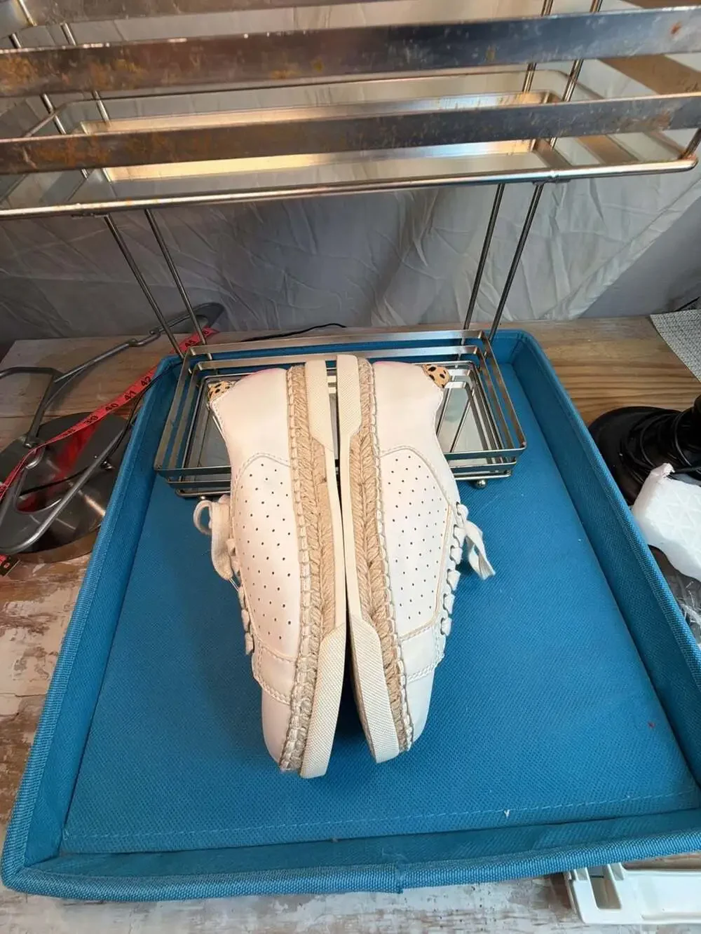 Dolce Vita Morris  Size 7 Off White Espadrille Animal Print Detail Sneakers